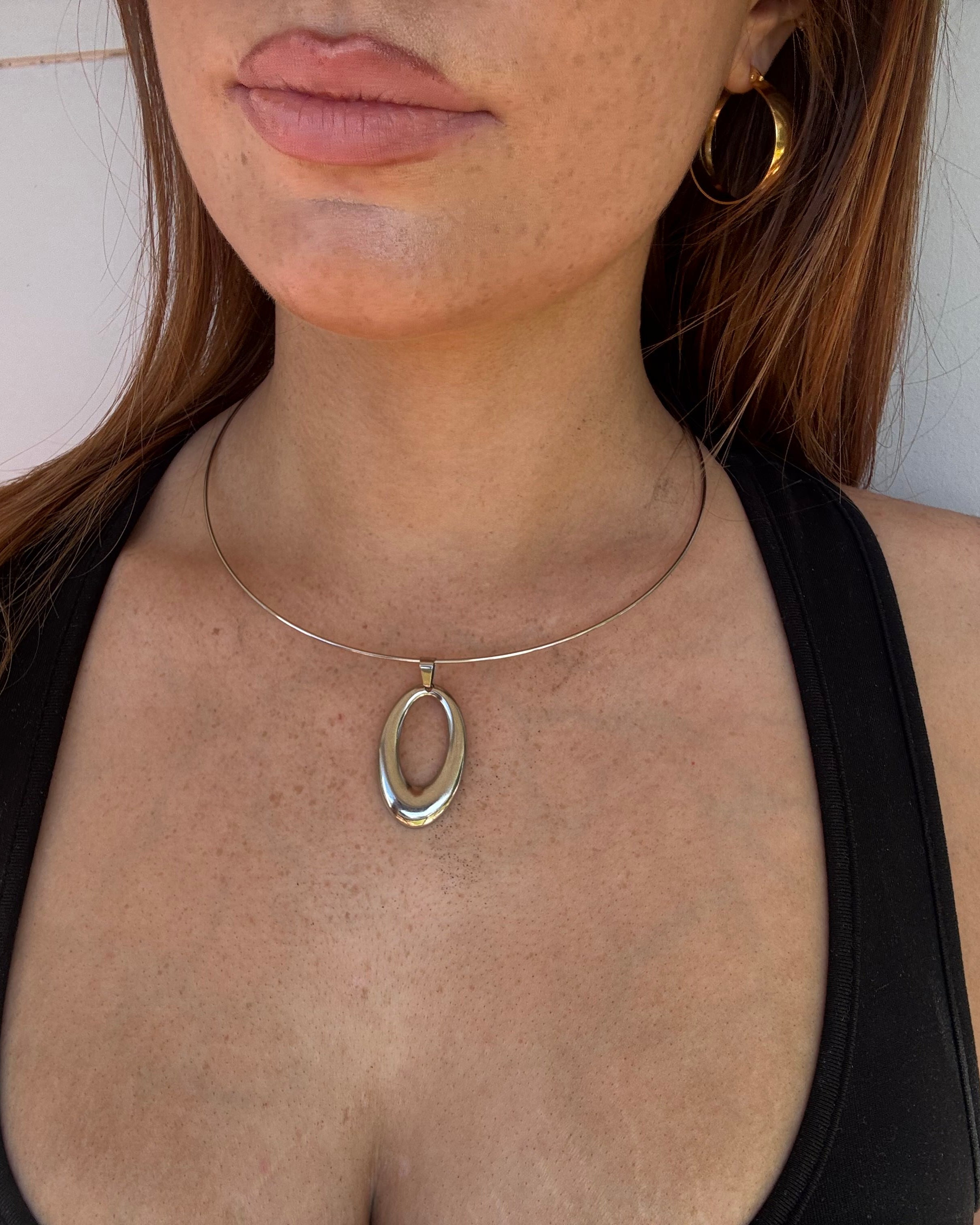 carys oval pendant on wire necklace silver